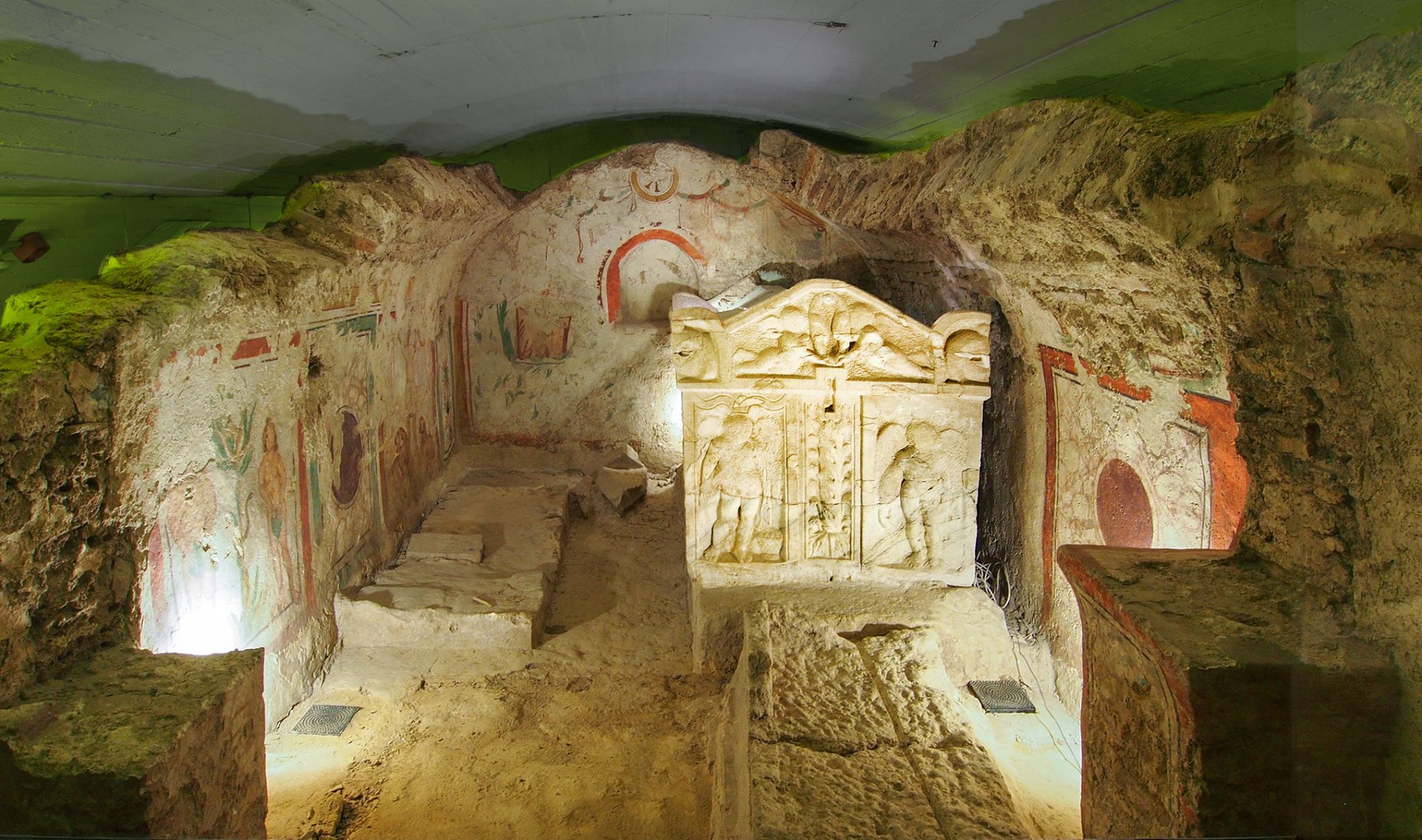 168. lép. early christian mausoleum